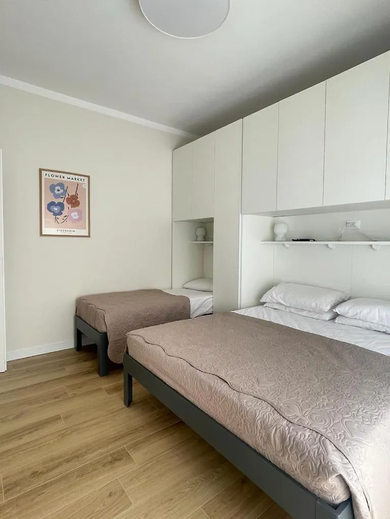 Апарт-отель Villa Luma - Walterigato Apartments Solo Per Famiglie Лидо-ди-Езоло